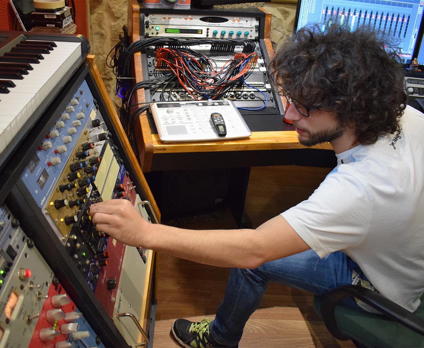 Raúl Vázquez en los estudios "El Señor Guindilla Records" (Murcia)