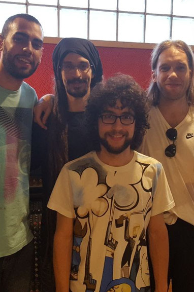 Raúl Vázquez con "BO Doble & Irles" en el estudio "El Señor Guindilla Records" (Murcia)