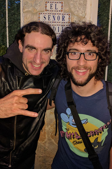 Raúl Vázquez con David "Vocal Death Metal" en el estudio "El Señor Guindilla Records" (Murcia)